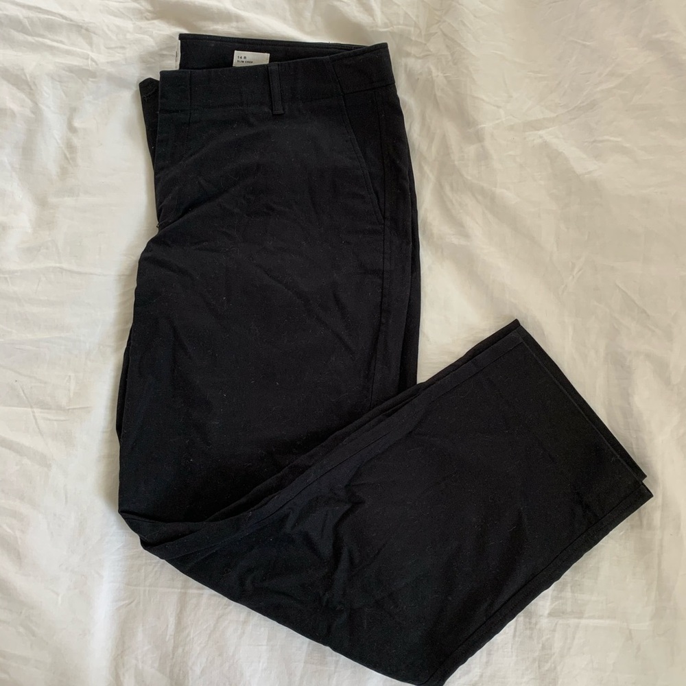 Women’s cropped chino pant. Size 14 R, slim crop.